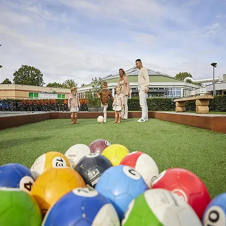 In Limburg Near Subtropical Pool 빌라