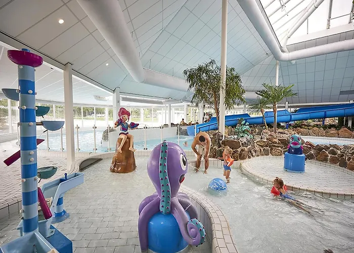 In Limburg Near Subtropical Pool فيلة روخيل