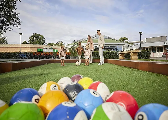 In Limburg Near Subtropical Pool فيلة